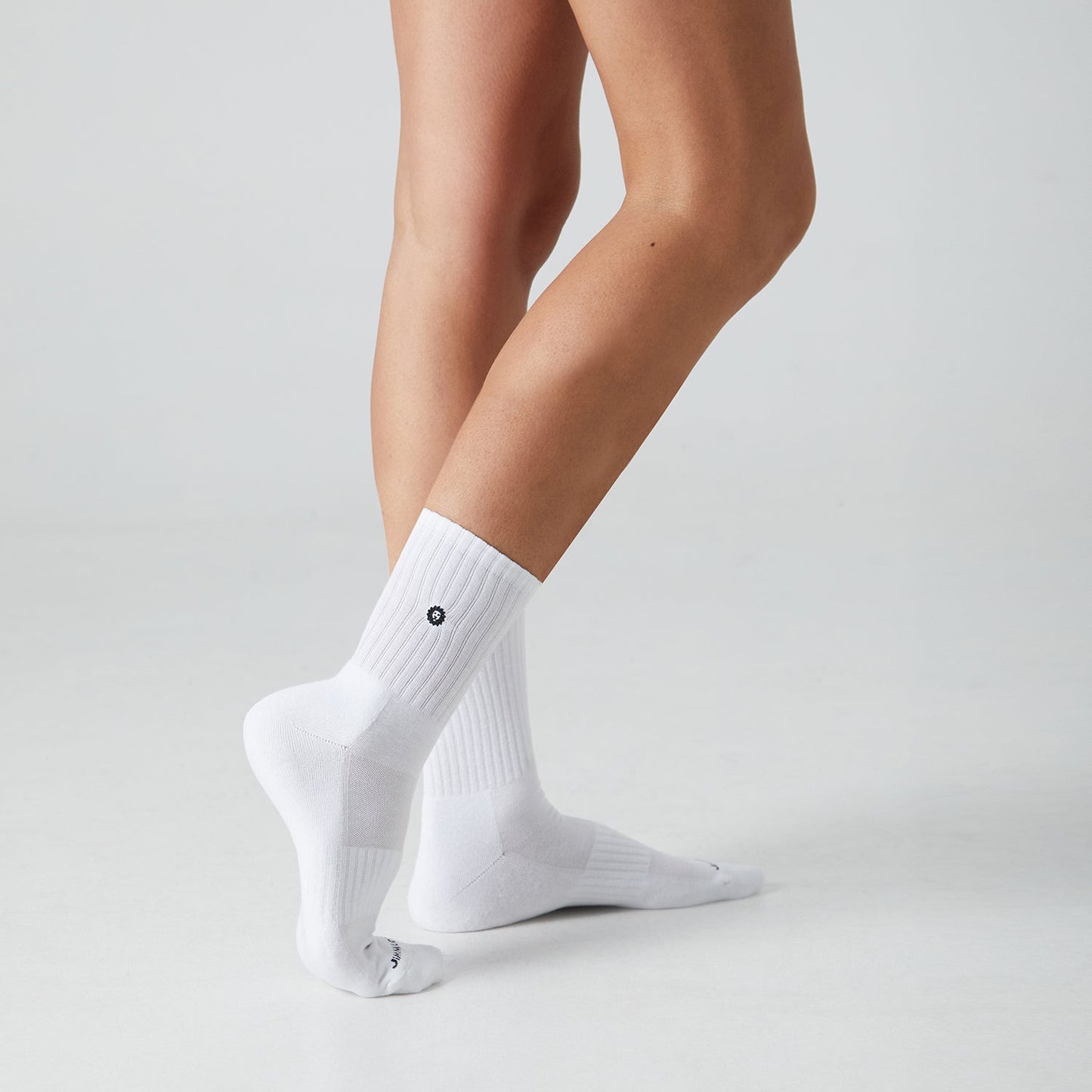 Athletic Essentials Lion Quarter - White